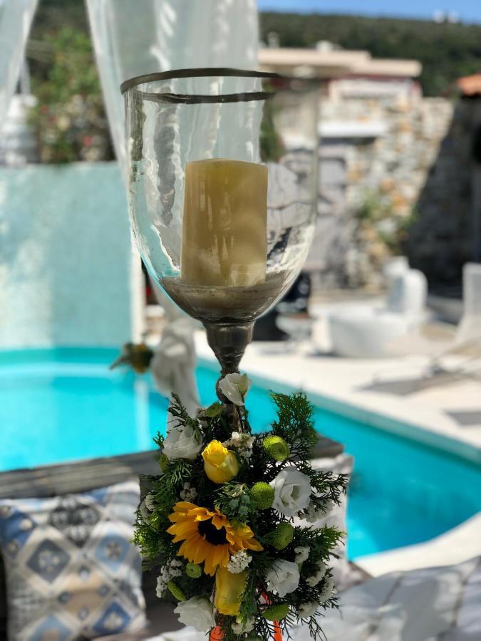 Byblos Mare-The Exclusive Beach Front Villa Skala Sotiros Bagian luar foto