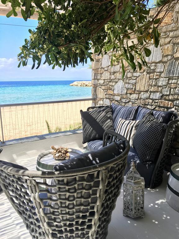 Byblos Mare-The Exclusive Beach Front Villa Skala Sotiros Bagian luar foto